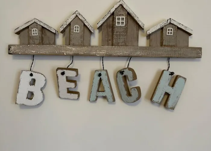 Sea Front Lush Apartment Massage Power Shower Netflix Tv