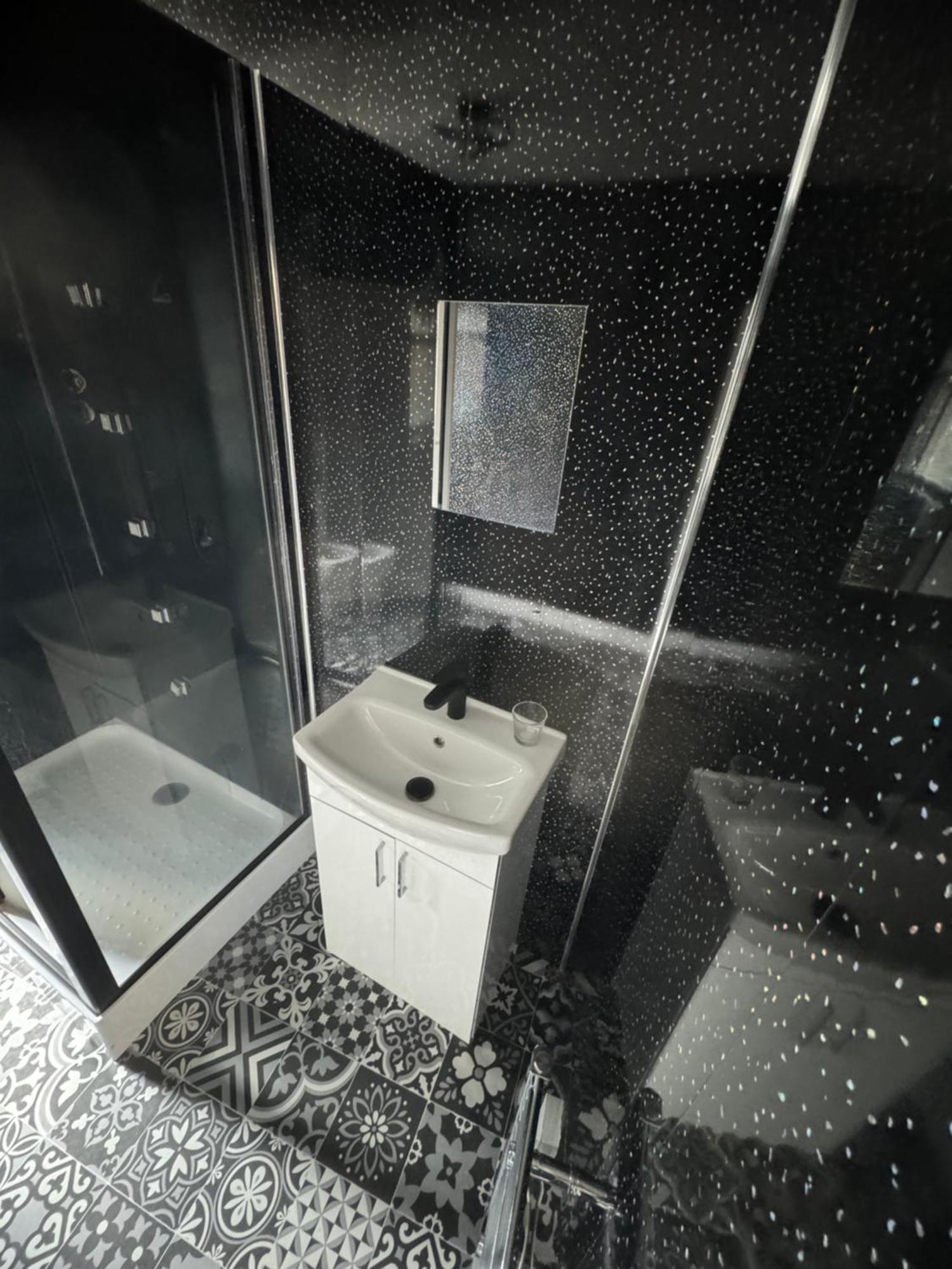 Apartment Sea Front Lush Massage Power Shower Netflix Tv *
