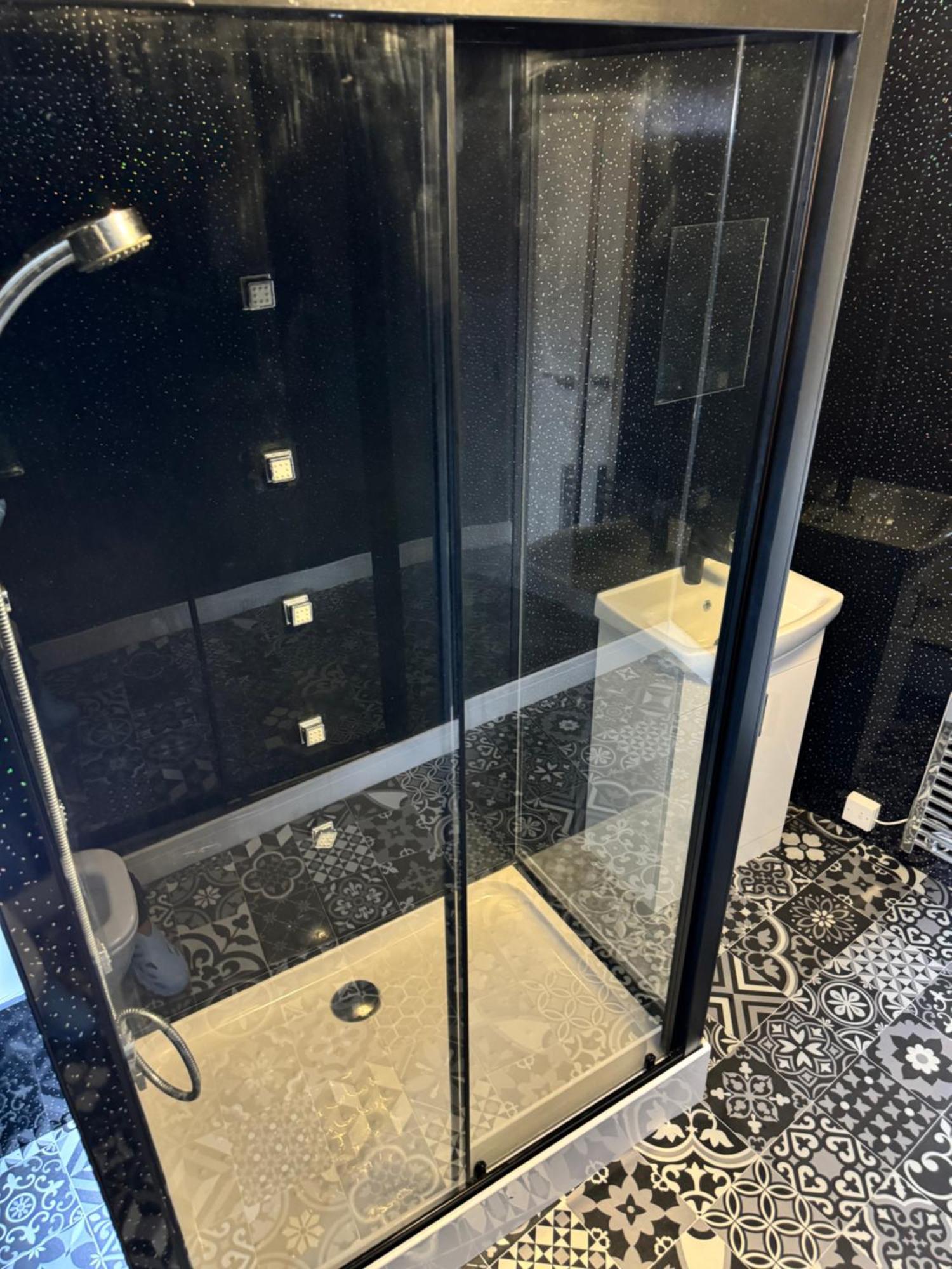 Sea Front Lush Massage Power Shower Netflix Tv Bridlington