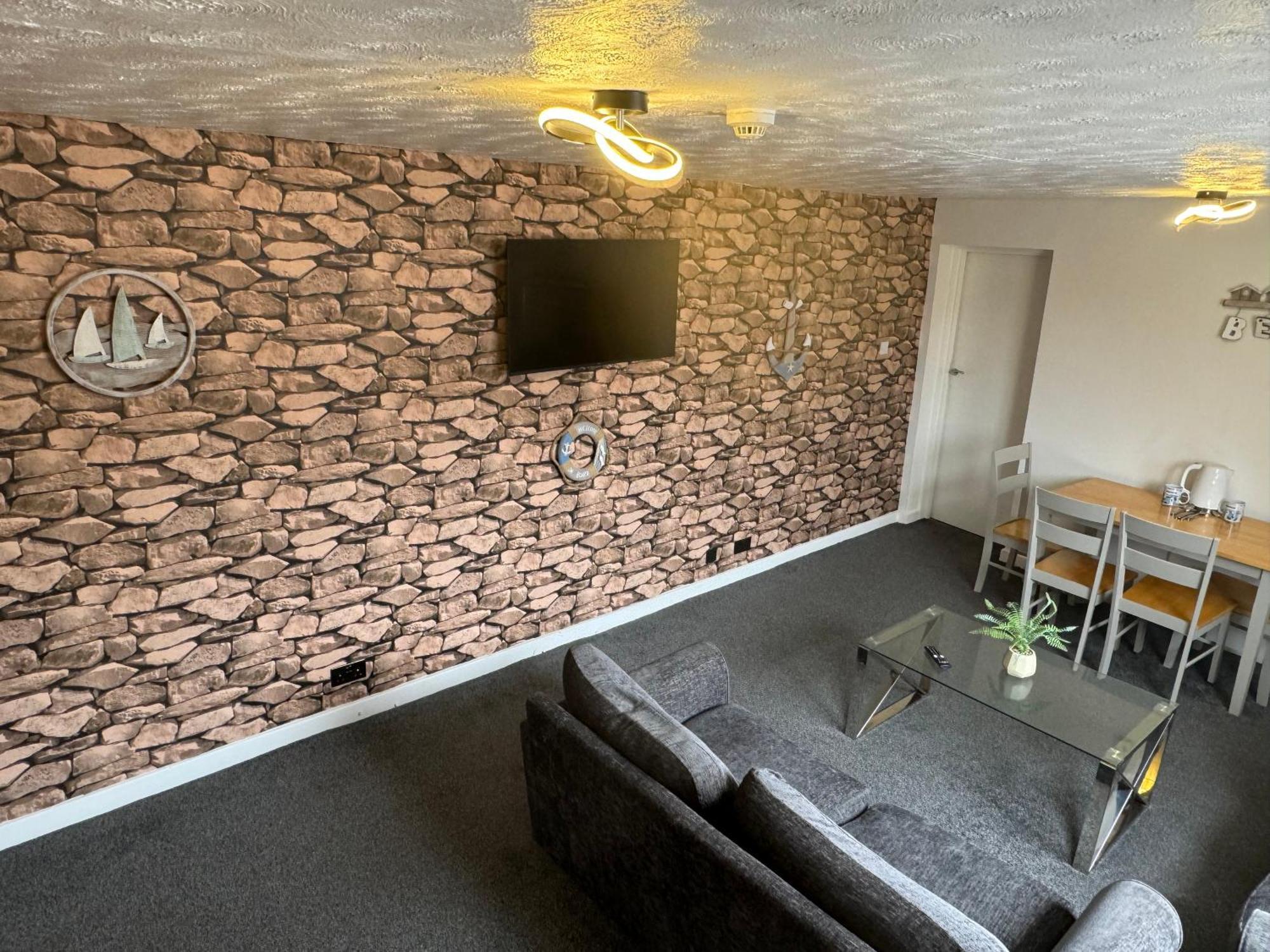 Sea Front Lush Massage Power Shower Netflix Tv Bridlington